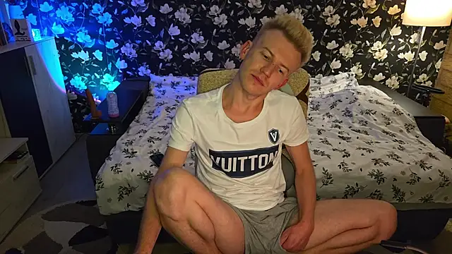 Вебкам-шоу Vuitton