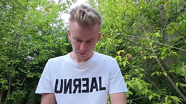 Вебкам-шоу Vuitton