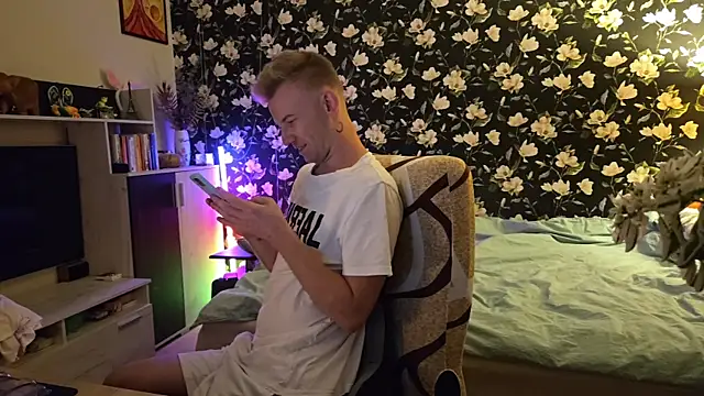 Вебкам-шоу Vuitton
