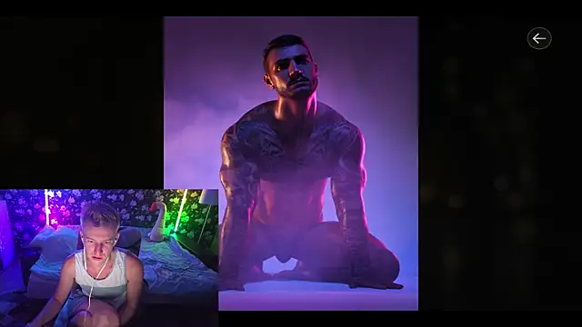 Show modela Vuitton na web-kameri