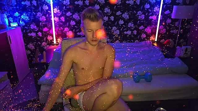 Вебкам-шоу Vuitton