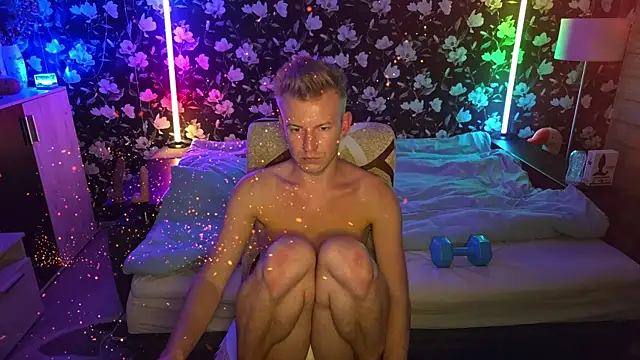 Вебкам-шоу Vuitton