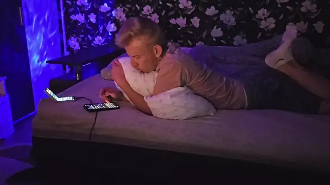 Вебкам-шоу Vuitton