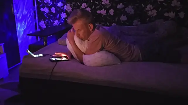 Vuitton Show in webcam