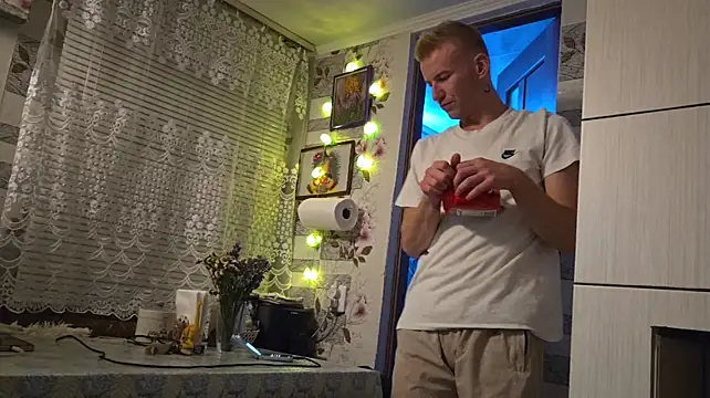 Вебкам-шоу Vuitton