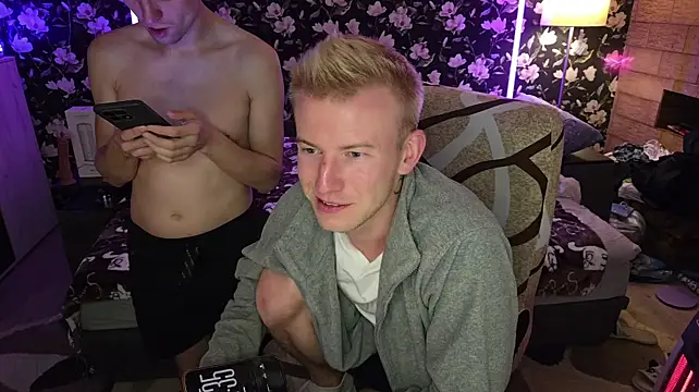 Вебкам-шоу Vuitton