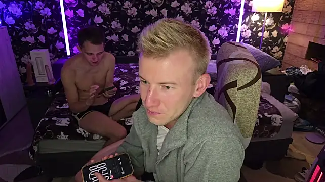 Вебкам-шоу Vuitton