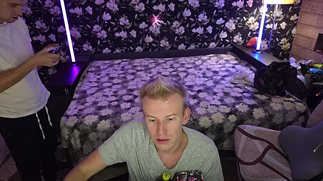 Вебкам-шоу Vuitton