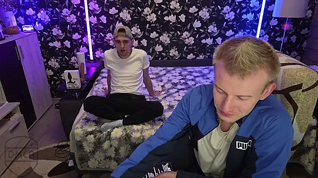 Вебкам-шоу Vuitton
