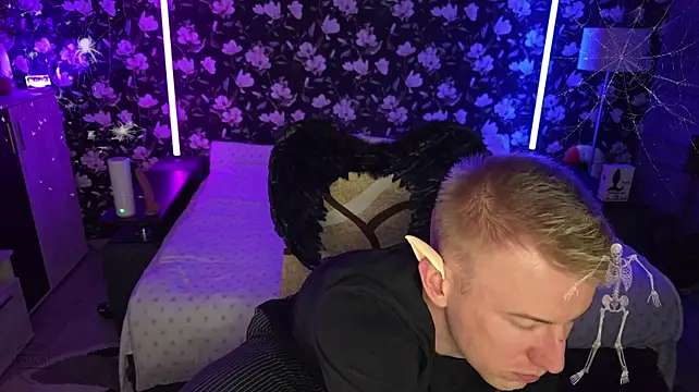 Vuitton webcam show