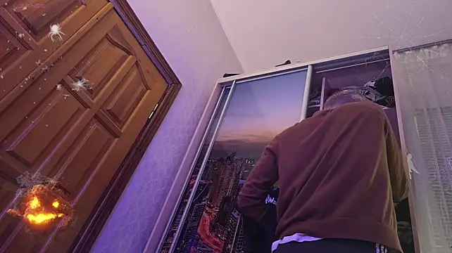 Вебкам-шоу Vuitton