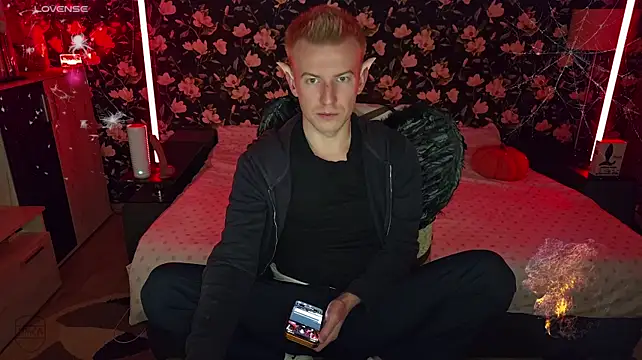 Вебкам-шоу Vuitton