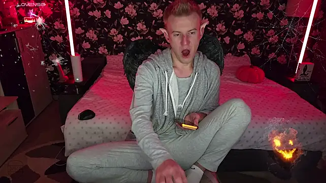 Вебкам-шоу Vuitton
