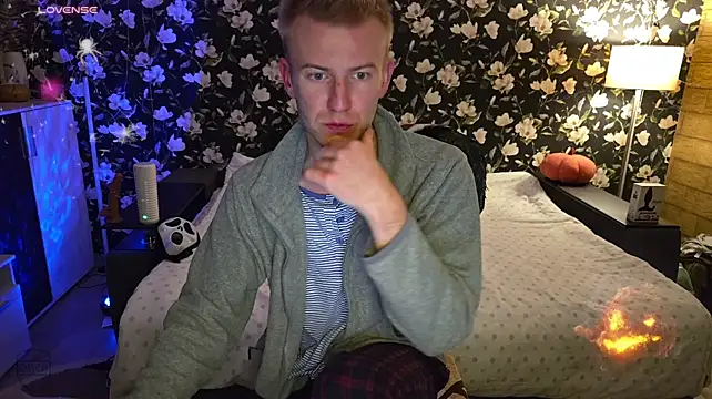 Vuitton Show in webcam