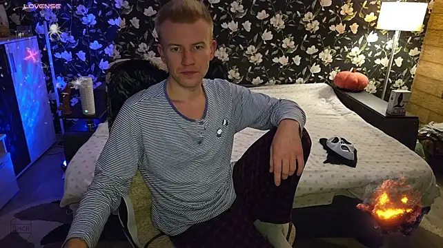 Vuitton Show in webcam