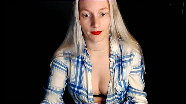 XXX chat uživo modela Shantidol