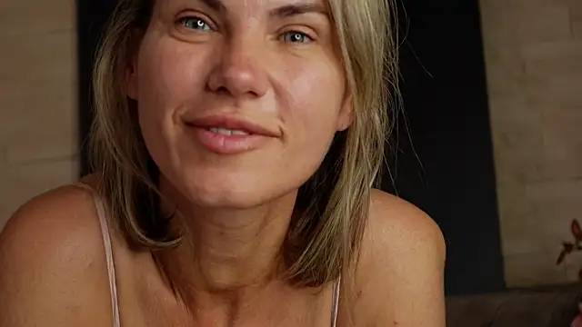 FeliciaKrige Adlı Modelin Web Kamerası Şovu