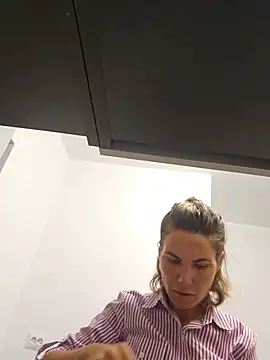FeliciaKrige Chat XXX in diretta