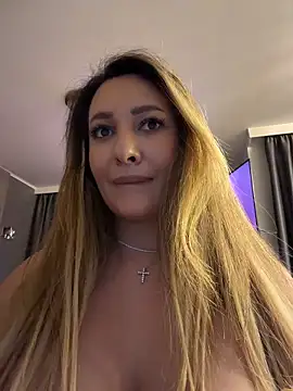 YaaraCollins' Webcam Show