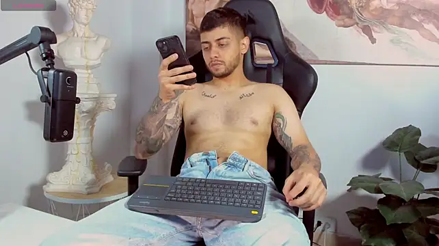 alessandro_duty Pertunjukan Webcam