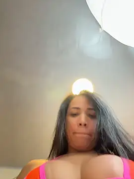 SQUIRTINGQUEEN11 – webcam-show