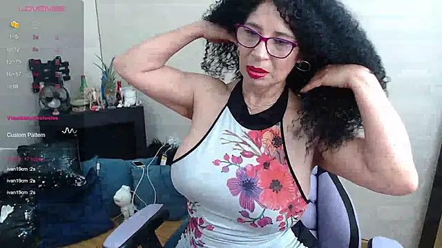 sophialxxx 现场XXX聊天