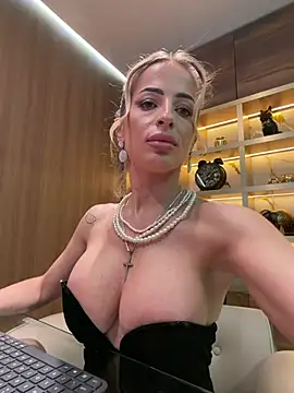MissEmaDivine's Webcam Show