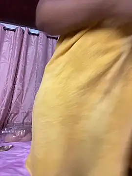 MonicaSex_ Adlı Modelin Canlı XXX Sohbeti