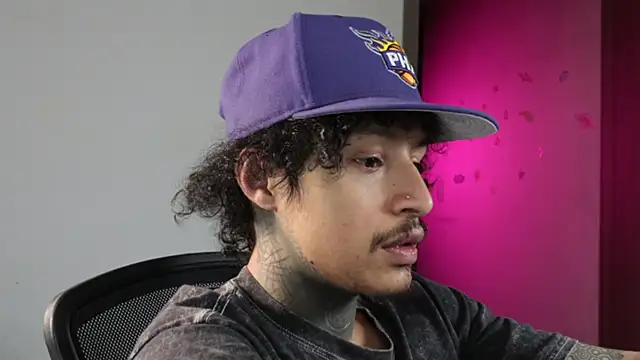 trieone's Webcam Show