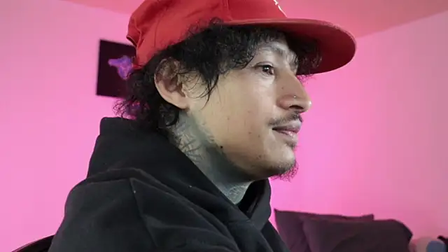 trieone's Webcam Show