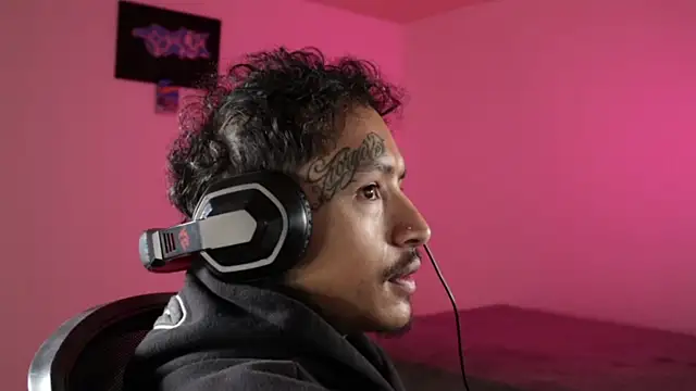 trieone Webcam-Show