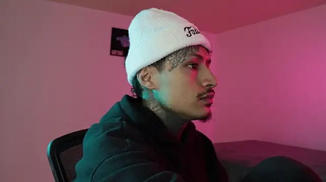 trieone's Webcam Show