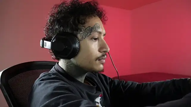 trieone's Webcam Show