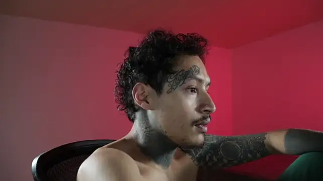 trieone Show in webcam