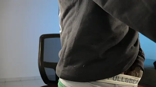 trieone Webcam show