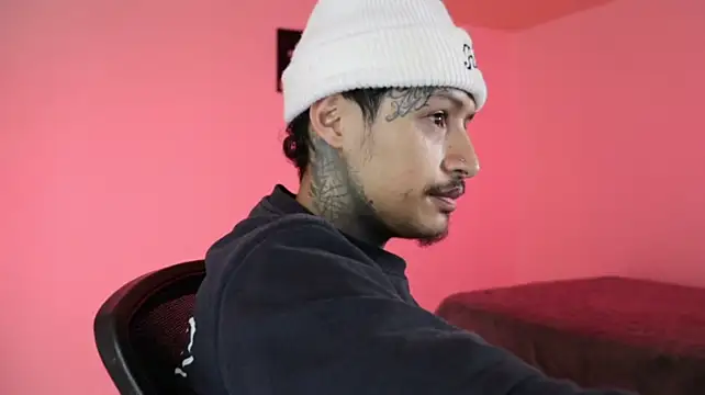 trieone's Webcam Show