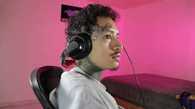 trieone Webcam-Show