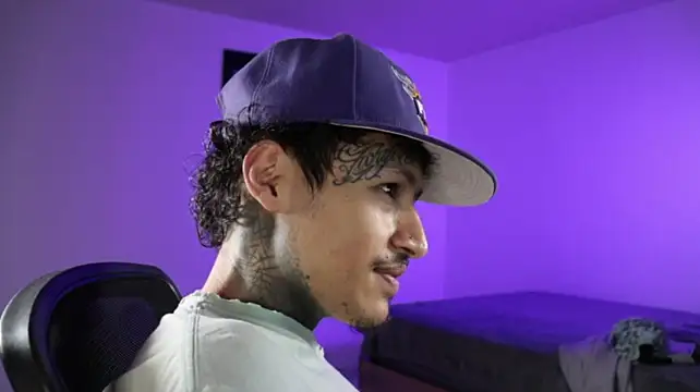 trieone's Webcam Show