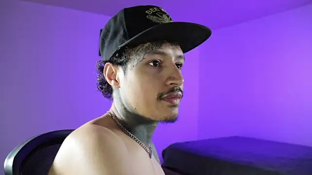 trieone Show in webcam