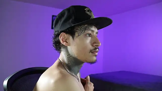 trieone Webcam Show