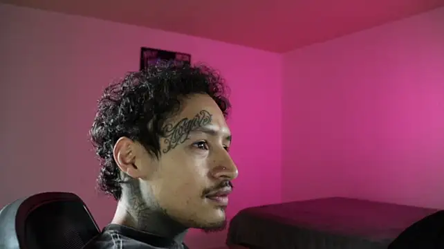 trieone Webcam show