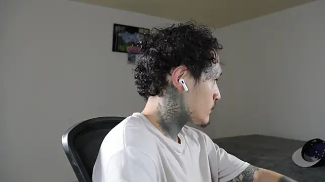 trieone's Webcam Show