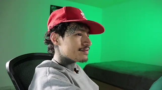 trieone's Webcam Show