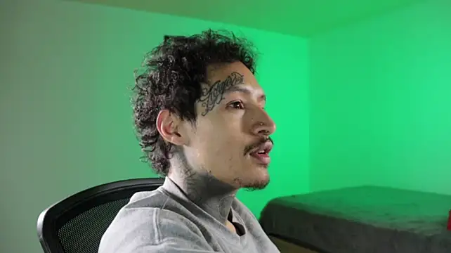 trieone's Webcam Show
