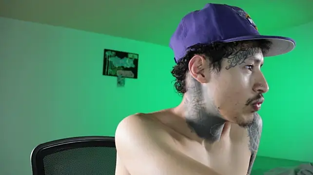 trieone Webcam-Show