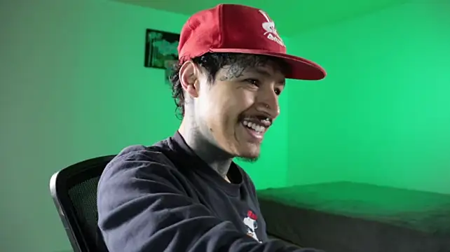 trieone 在線直播表演