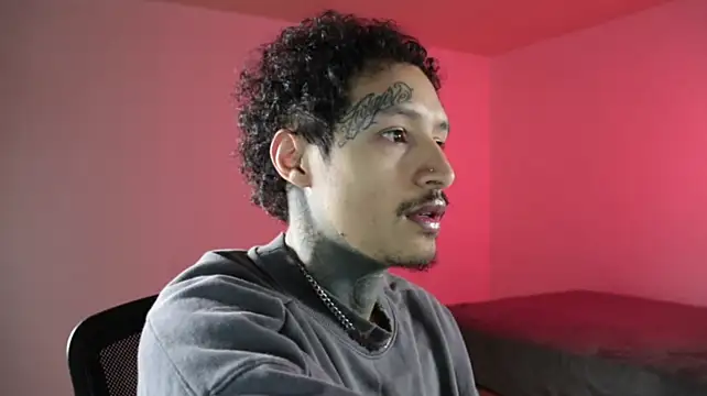 trieone's Webcam Show