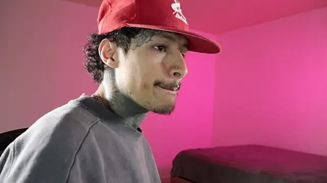 trieone's Webcam Show