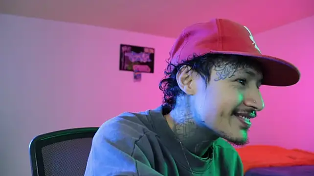 trieone Webcam show