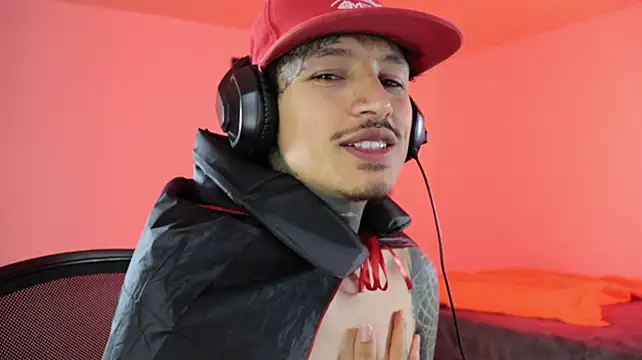 trieone Adlı Modelin Web Kamerası Şovu